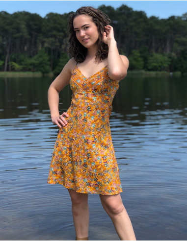 Short polyester straps and "sari" print dress