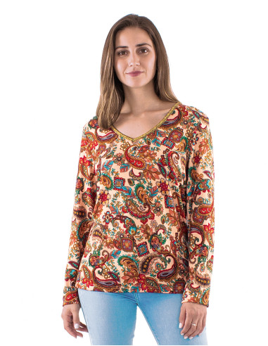 Knitted long sleeves blouse with V-neck and Romanesque print