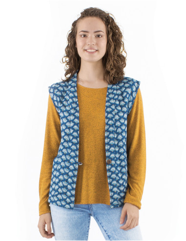 Polyester sleeveless quilted jacket with button and Oriental print