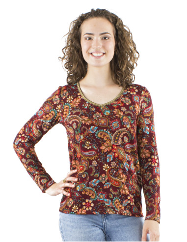 Knitted long sleeves blouse with V-neck and Romanesque print