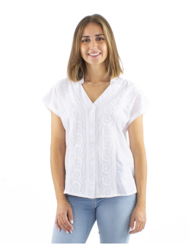 Cotton white lace and buttonned blouse